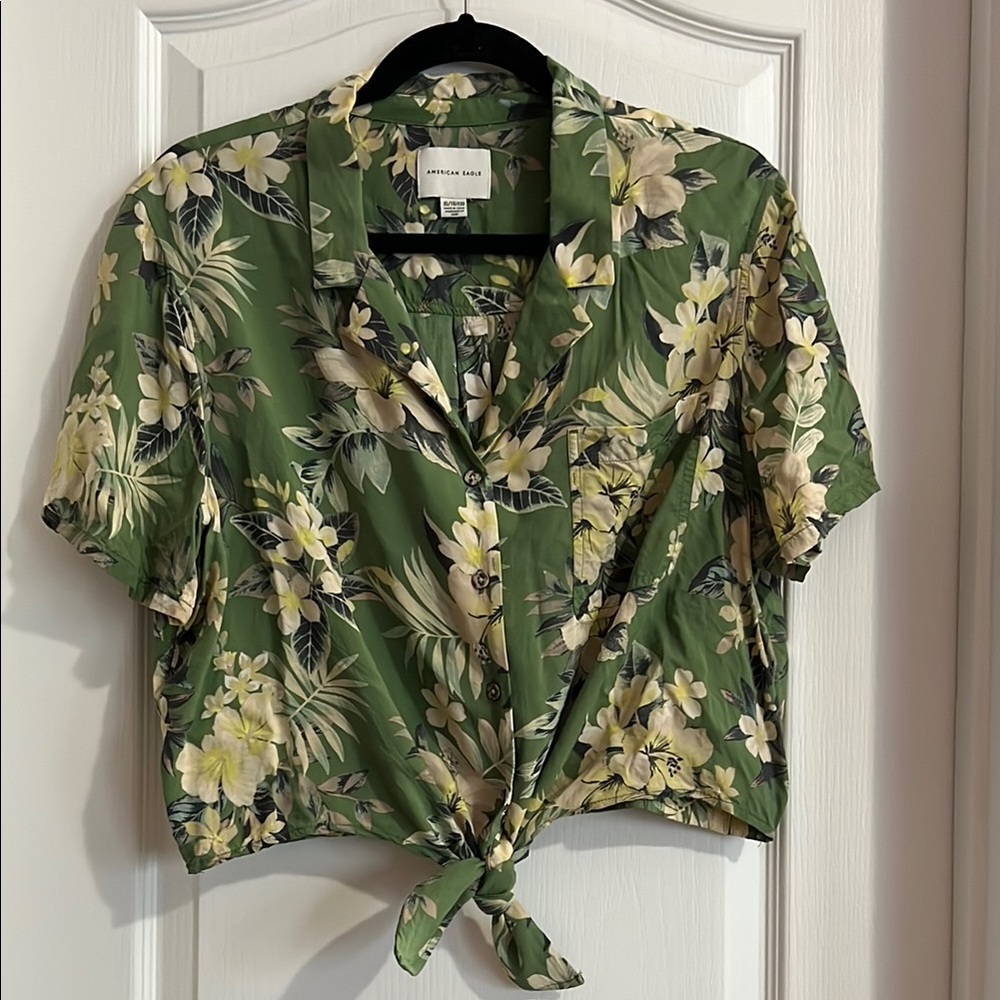 Universal Thread Green Tie-Front Button Down Shirt